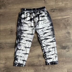 Tins Stevens Black and White Tie-Dye Leggings